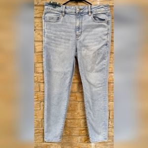 American Eagle - Next Level Stretch, Hi-Rise Jegging Light Wash; Size 12 Short